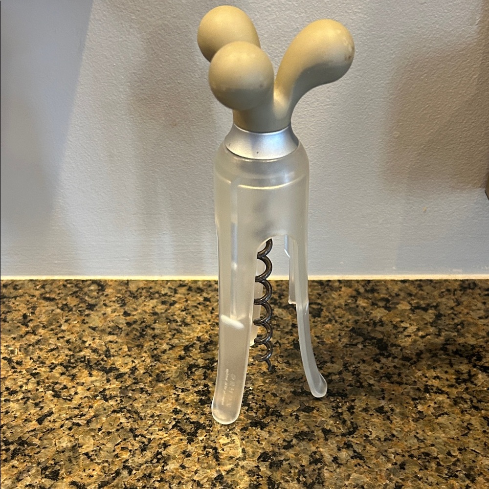 Wine corkscrew